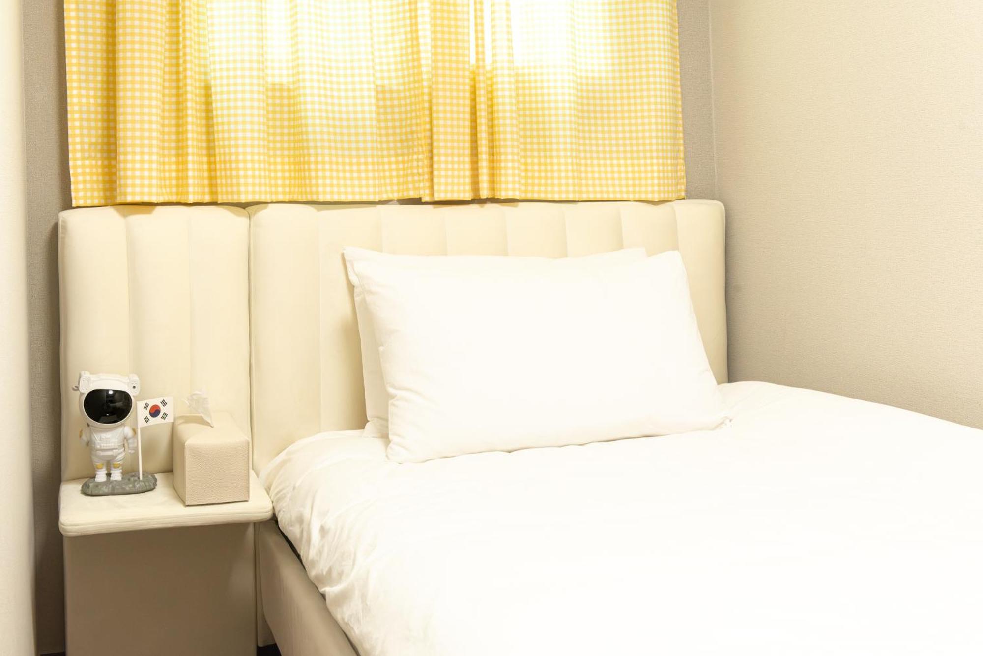 Incheon Airport Guest House King Экстерьер фото